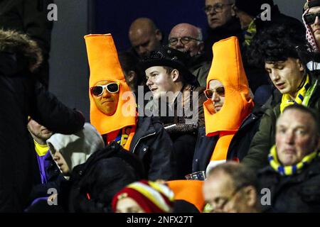 Waalwijk, Paesi Bassi. 17th Feb, 2023. WAALWIJK - tifosi in costume da carnevale durante la partita della Premier League olandese tra RKC Waalwijk e Fortuna Sittard al Mandemakers Stadium il 17 febbraio 2023 a Waalwijk, Paesi Bassi. ANP BART STOUTJESDYK Credit: ANP/Alamy Live News Foto Stock