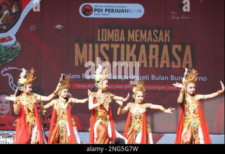 Indonesiano eseguire sagita danza Foto Stock