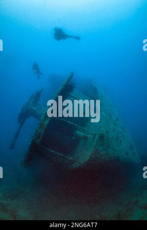 Il naufragio della SS Thistlegorm, una nave a vapore da carico britannica affondata da aerei bombardieri tedeschi nel 1941 durante la seconda guerra mondiale, a poppa con la torretta, Ras Muhammad Nation Foto Stock