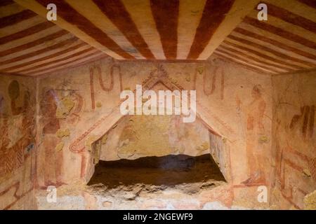 Tomba di Pulcella. Necropoli di Monterozzi. Tarquinia, Viterbo, Lazio, Italia, Europa. Foto Stock