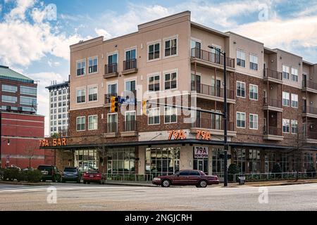 Montgomery, Alabama, USA-7 febbraio 2023: Il ristorante e bar aperto di recente nel 79A all'angolo tra Bibb e Commerce Street. Foto Stock