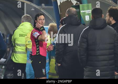 Pisa, Italia. 17th Feb, 2023. L'arbitro Daniele Paterna durante l'AC Pisa vs Venezia FC, partita italiana di calcio Serie B a Pisa, 17 2023 febbraio Credit: Independent Photo Agency/Alamy Live News Foto Stock