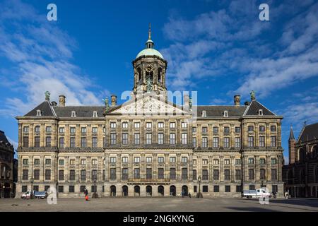 Palazzo reale di Amsterdam (Koninklijk Paleis van Amsterdam) in Piazza Dam, Amsterdam, Paesi Bassi Foto Stock