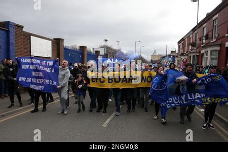 Goodison Park, Liverpool, Regno Unito. 18th Feb, 2023. Premier League Football, Everton contro Leeds United; i fan di Everton protestano per la governance e la gestione del club sotto il proprietario Farhad Moshiri e il presidente Bill Kenwright Credit: Action Plus Sports/Alamy Live News Foto Stock