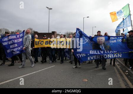 Goodison Park, Liverpool, Regno Unito. 18th Feb, 2023. Premier League Football, Everton contro Leeds United; i fan di Everton protestano per la governance e la gestione del club sotto il proprietario Farhad Moshiri e il presidente Bill Kenwright Credit: Action Plus Sports/Alamy Live News Foto Stock