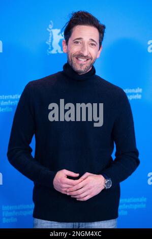 Berlino, Germania. 18th Feb, 2023. Adrien Brody partecipa al Manodrome Photocall nell'ambito del 73rd° Festival Internazionale del Cinema di Berlino (Berlinale), che si terrà il 18 febbraio 2023. Foto di Aurore Marechal/ABACAPRESS.COM Credit: Abaca Press/Alamy Live News Foto Stock