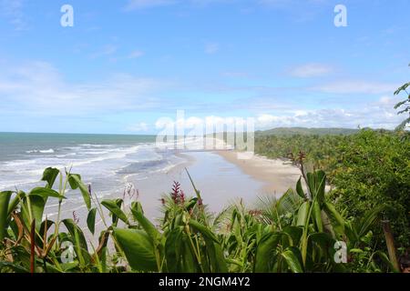 La bella spiaggia di Itacarezinho nel comune di Itacaré, a sud dello stato di Bahia, nel nord-est del Brasile. Foto Stock