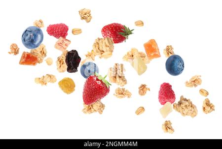 Deliziosi muesli, bacche e frutta secca su fondo bianco. Snack sano Foto Stock