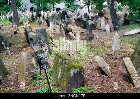 Praga Repubblica Ceca. Il Vecchio Cimitero Ebraico Foto Stock
