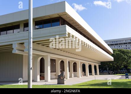 Edificio accademico nel campus dell'Università delle Hawaii Foto Stock
