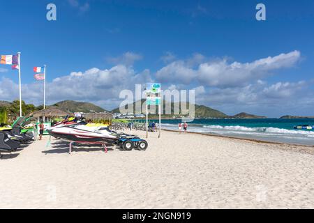Vista sulla spiaggia, Orient Bay (Baie Orientale), St Martin (Saint-Martin), piccole Antille, Caraibi Foto Stock