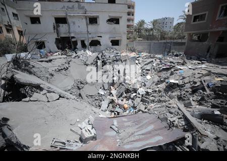 Gaza, Palestina. Una casa appartenente alla famiglia Shamalakh, ad ovest di Gaza City, è stata bombardata dalle forze israeliane Foto Stock