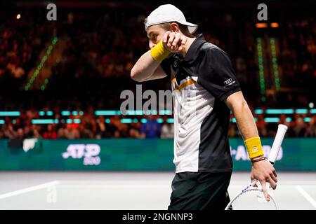 ROTTERDAM, PAESI BASSI - 18 FEBBRAIO: Tallon Griekspoor dei Paesi Bassi reagisce durante la sua semifinale maschile contro Jannik sinner d’Italia durante il giorno 6 del 50th ABN AMRO Open al Rotterdam Ahoy il 18 febbraio 2023 a Rotterdam, Paesi Bassi (Foto di Joris Verwijst/BSR Agency) Foto Stock