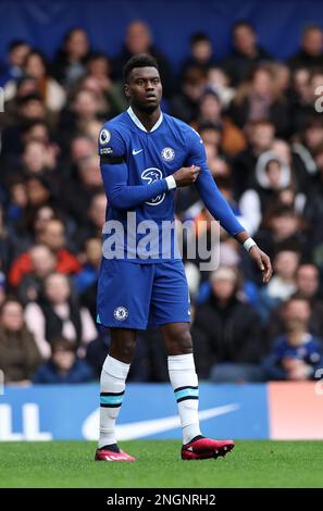 Londra, Inghilterra, 18th febbraio 2023. Benoît Badiashile di Chelsea durante la partita della Premier League a Stamford Bridge, Londra. Il credito di foto dovrebbe essere: David Klein / Sportimage Foto Stock