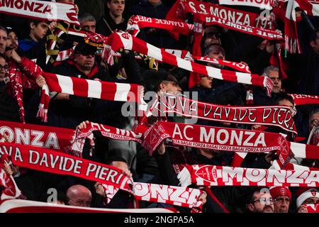 Monza, Italia. 18th Feb, 2023. AC Monza tifosi durante AC Monza vs AC Milano, calcio italiano Serie A match in Monza, Italia, Febbraio 18 2023 Credit: Independent Photo Agency/Alamy Live News Foto Stock