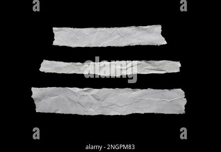 Set di pezzi di strisce di carta stropicciate isolate su elementi di design neri Foto Stock