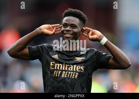Birmingham, Regno Unito. 18th Feb, 2023. Bukayo Saka dell'Arsenal festeggia dopo la vittoria delle sue squadre. Partita della Premier League, Aston Villa contro Arsenal al Villa Park di Birmingham sabato 18th febbraio 2023. Questa immagine può essere utilizzata solo per scopi editoriali. Solo per uso editoriale, licenza richiesta per uso commerciale. Non è utilizzabile nelle scommesse, nei giochi o nelle pubblicazioni di un singolo club/campionato/giocatore. pic di Andrew Orchard/Andrew Orchard sports photography/Alamy Live news Credit: Andrew Orchard sports photography/Alamy Live News Foto Stock