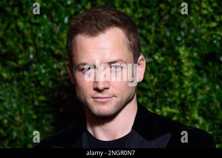 Londra, Regno Unito. 18 febbraio 2023. Taron Egerton partecipa alla Charles Finch X Chanel Night Befta Dinner, a Mayfair, Londra. Data immagine: Sabato 18 febbraio 2023. Il credito fotografico dovrebbe essere: Matt Crossick/Empics/Alamy Live News Foto Stock