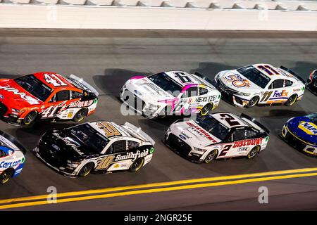 Daytona Beach, Florida, Stati Uniti. 16th Feb, 2023. BRAD KESELOWSKI viaggia attraverso i turni durante il Bluegreen Vacations Duel all'autodromo internazionale di Daytona a Daytona Beach, Florida. (Credit Image: © Walter G. Arce Sr./ZUMA Press Wire) SOLO PER USO EDITORIALE! Non per USO commerciale! Foto Stock