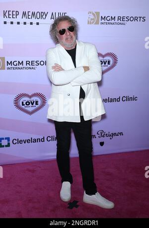 Las Vegas, Nevada, USA. 18th Feb, 2023. Sammy Hagar in arrivo per il 26th° annuale Power of Love Gala, MGM Grand Garden Arena, Las Vegas, NV 18 febbraio 2023. Credit: MORA/Everett Collection/Alamy Live News Foto Stock