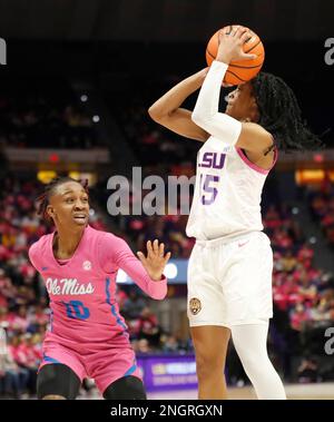 Baton Rouge, Stati Uniti. 16th Feb, 2023. La guardia LSU Lady Tigers Alexis Morris (45) tira un ponticello durante una partita di pallacanestro femminile al Pete Maravich Assembly Center di Baton Rouge, Louisiana, giovedì 16 febbraio 2022. (Foto di Peter G. Forest/Sipa USA) Credit: Sipa USA/Alamy Live News Foto Stock