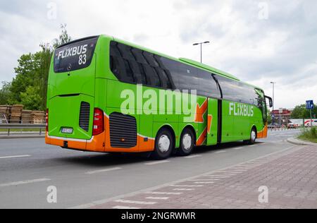 FlixBus compagnia di viaggio autobus, che offre servizio di pullman interurbano a Cracovia, Polonia. Foto Stock