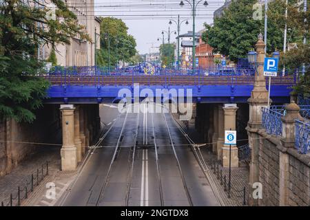 Storico ponte ferroviario su via Lubicz nella città di Cracovia, piccola Polonia Voivodato della Polonia Foto Stock