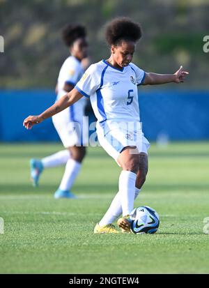 Auckland, Nuova Zelanda. 19th Feb, 2023. Yomira Pinzon di Panama Nazionale di calcio femminile visto in azione durante la partita di Playoff FIFA Women's World Cup 2023 tra Papua Nuova Guinea e Panama tenutasi presso il North Harbour Stadium. Punteggio finale; Panama 2:0 Papua Nuova Guinea. (Foto di Luis Veniegra/SOPA Images/Sipa USA) Credit: Sipa USA/Alamy Live News Foto Stock