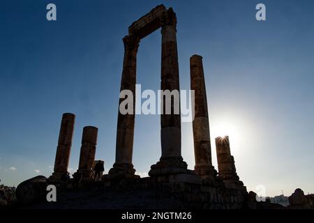 Il tempio romano di Ercole incompiuto nella Cittadella di Amman, Giordania. Credit: MLBARIONA/Alamy Stock Photo Foto Stock