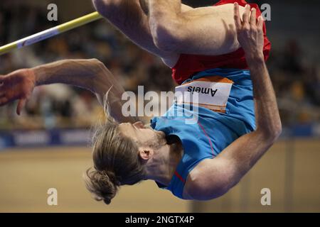 APELDOORN - High jumper Douwe Amels durante il secondo giorno dei campionati olandesi di atletica indoor. ANP OLAF KRAAK Foto Stock