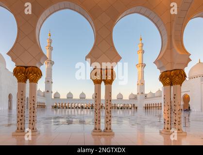 Particolare dell'architettura della Grande Moschea dello Sceicco Zayed. Foto Stock
