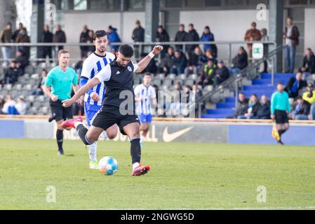 Berlino, Germania. 19th Feb, 2023. Il Kurbashyan tedesco del Tennis Borussia Berlin tira in gol durante la partita tra Hertha Berlin II Vs. Tennis Borussia Berlin, sul round 21 della Lega Regionale Nord-Est, Berlino, Germania, 19 febbraio, 2023. Iñaki Esnaola / Alamy Live News Credit: Iñaki Esnaola/Alamy Live News Foto Stock