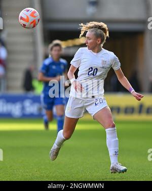 Coventry, Regno Unito. 19th Feb, 2023. Katie Robinson (20) d'Inghilterra ha ritratto durante una amichevole partita di calcio femminile tra le nazionali squadre di calcio femminile d'Inghilterra, chiamata Lionesses, e l'Italia, chiamata Azzurre, sulla loro seconda partita nella Arnold Clark Cup 2023, domenica 19 febbraio 2023 a Coventry, INGHILTERRA . PHOTO SPORTPIX | Credit: David Catry/Alamy Live News Foto Stock