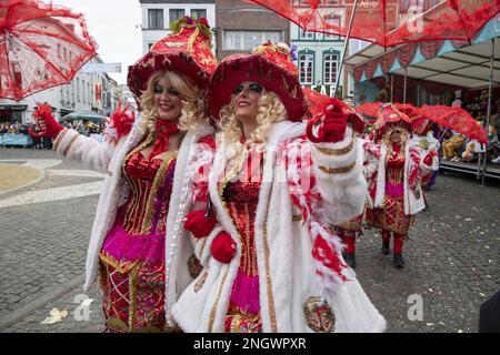 L'illustrazione mostra lo Zondagstoet della 93rd edizione del carnevale di Aalst, domenica 19 febbraio 2023. FOTO DI BELGA NICOLAS MAETERLINCK Foto Stock