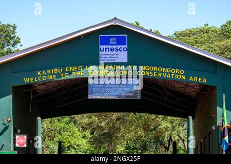 Cancello d'ingresso, Ngorongoro Conservation Area, Tanzania Foto Stock
