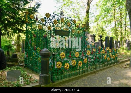 Tomba, cimitero ebraico, Herbert-Baum-Strasse, Weissensee, Pankow, Berlino, Germania Foto Stock
