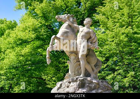 SIEGFRIEDBRUNNEN, Ruedesheimer Platz, Wilmersdorf, Berlino, Germania Foto Stock