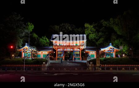 Kyoto Giappone. Yasaka santuario di notte Foto Stock