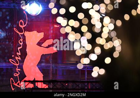 Berlino, Germania. 19th Feb, 2023. Il logo Berlinale. Il 73rd° Festival Internazionale del Cinema si svolge fino al 26 febbraio 2023. Credit: Britten/dpa/Alamy Live News Foto Stock