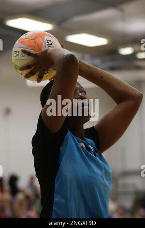 Leeds, Regno Unito. 19th Feb, 2023. Leeds Beckett University Sports Arena, Leeds, West Yorkshire, 19th febbraio 2023. Netball Super League Round 3 partita Leeds Rhinos Netball vs Surrey Storm. Procovia Peace of Surrey Storm Credit: Touchlinepics/Alamy Live News Foto Stock