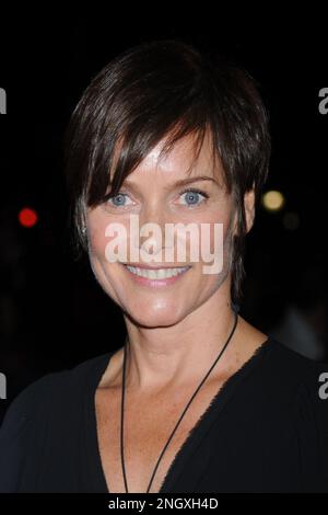 NEW YORK - 20 OTTOBRE: Gli attori Richard Gere e Carey Lowell partecipano alla prima di 'Amelia' al Paris Theatre il 20 ottobre 2009 a New York City People: Richard Gere, Carey Lowell Foto Stock