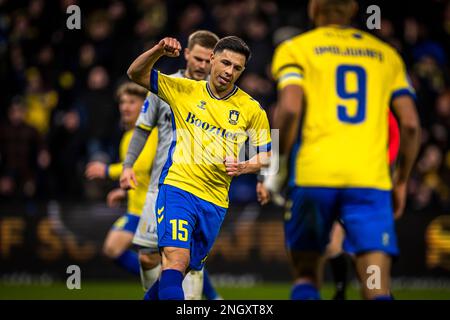 Broendby, Danimarca. 19th Feb, 2023. Blas Riveros (15) di Broendby SE visto durante la partita Superliga del 3F tra Broendby IF e AC Horsens al Brondby Stadium. (Photo Credit: Gonzales Photo/Alamy Live News Foto Stock