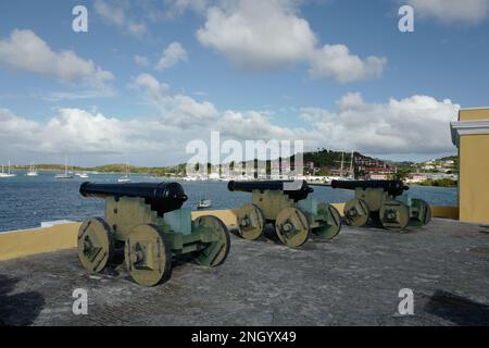 Forte con canoni nel porto di Christiansted su St Croix Foto Stock