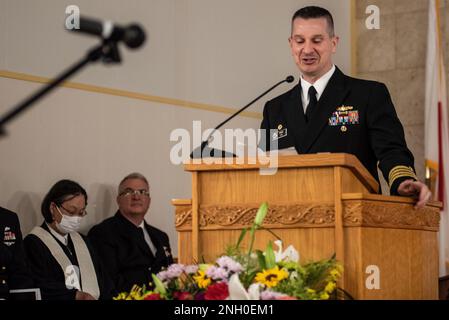 YOKOSUKA, Giappone (4 dicembre 2022) – il Capitano Leslie Sobol, Comandante, Fleet Activities Yokosuka (CFAY), dà un commento di apertura alla 39th° Celebrazione Internazionale di Natale che si tiene presso la Cappella della speranza della CFAY. La celebrazione è stata aperta a tutte le denominazioni per celebrare la stagione di festa con la fratellanza, il cibo e un servizio domenicale. Per più di 75 anni, CFAY ha fornito, mantenuto e gestito strutture e servizi di base a sostegno delle forze navali della flotta statunitense 7th, dei comandi locatari e di migliaia di militari e civili e delle loro famiglie. Foto Stock