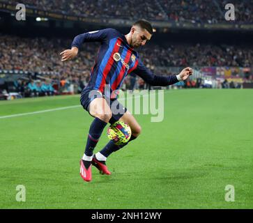 Sabadell, Barcellona, Spagna. 19th Feb, 2023. Barcellona Spagna 19.02.2023 Ferran Torres (FC Barcelona) controlla la palla durante la Liga Santander tra FC Barcelona e Cadice CF a Camp Nou il 19 febbraio 2023 a Barcellona. (Credit Image: © Xavi Urgeles/ZUMA Press Wire) SOLO PER USO EDITORIALE! Non per USO commerciale! Foto Stock