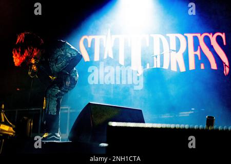 Milano 11 Febbraio 2023 Static Dress - atto di apertura per darmi l'orizzonte - live at Forum Assago Italy © Andrea Ripamonti / Alamy Foto Stock