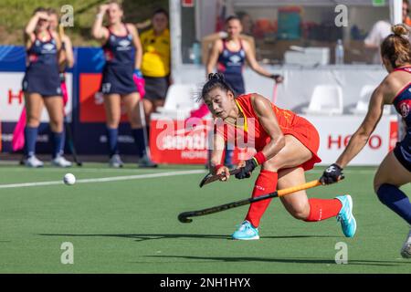 Wellington, Nuova Zelanda, 20 febbraio 2023: Hong li (13 Cina) colpisce fuori. Cina contro Stati Uniti al National Hockey Stadium di Wellington, Nuova Zelanda. FIH Pro League. Cina vince 4-1. (Joe Serci - SPP) Foto Stock