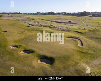 Vista aerea dal drone del campo da golf Muirfield a Gullane, East Lothian, Scozia, Regno Unito Foto Stock