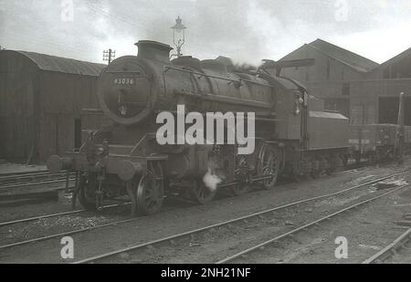 Ivatt 4mt 2-6-0 Locomotiva a vapore No.43036 a Bath (Parco Verde) MPD Foto Stock