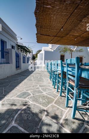 Tradizionale taverna greca nel villaggio di Chora, Folegandros Foto Stock